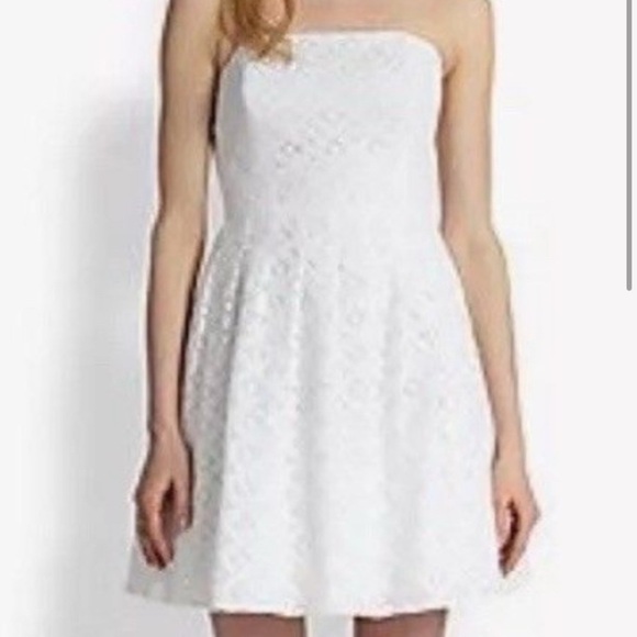 Lilly Pulitzer Caitlin White Lace Strapless Dress/ Size 2 - Picture 2 of 10